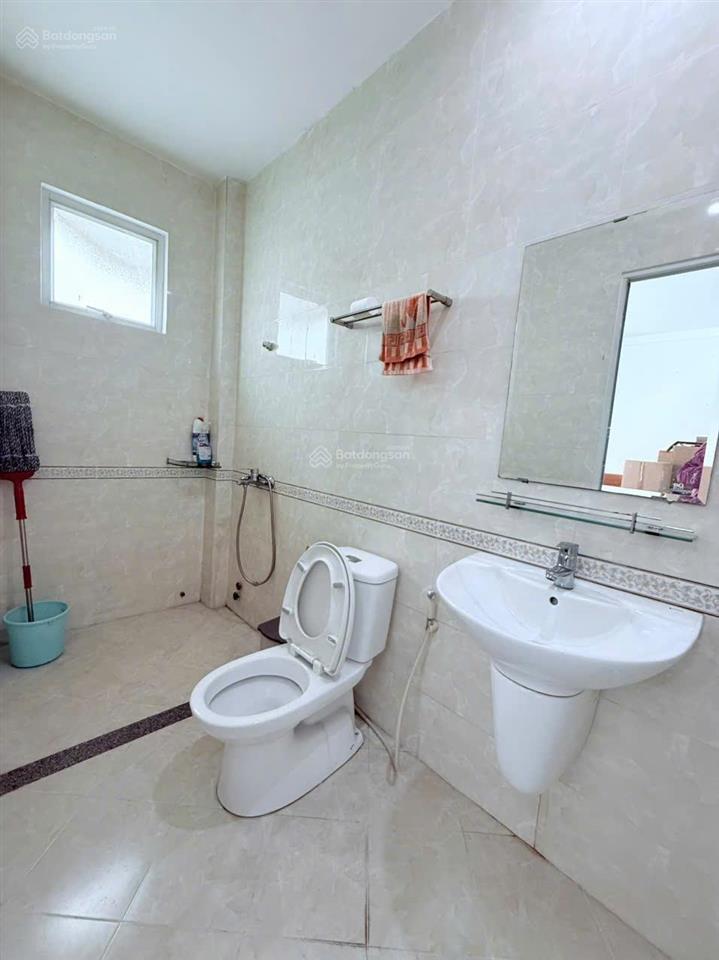 Chủ định cư nước ngoài cần bán nhà phố 150m2 đang cho thuê 23 triệu/tháng tại đường d11, vsip 1