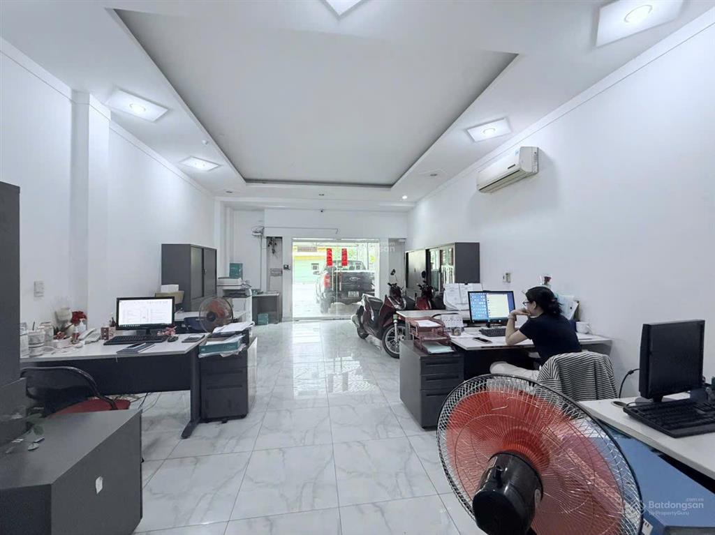 Chủ định cư nước ngoài cần bán nhà phố 150m2 đang cho thuê 23 triệu/tháng tại đường d11, vsip 1
