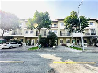 Bán biệt thự đẹp giá chỉ hơn 5 tỷ trong khu compound oasis kế siêu thị aeon mall bình dương