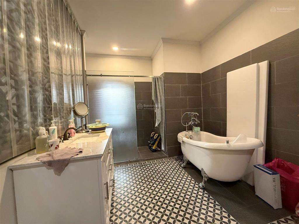 Cho thuê biệt thự góc đẳng cấp, siêu đẹp đối diện công viên tại oasis kế siêu thị aeon mall bd