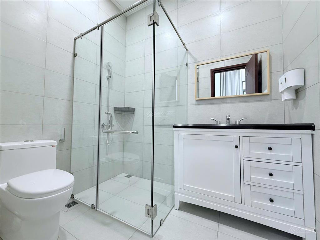 Chính chủ cho thuê biệt thự song lập đẹp, mới 100% kế bên trung tâm t.p.m bình dương