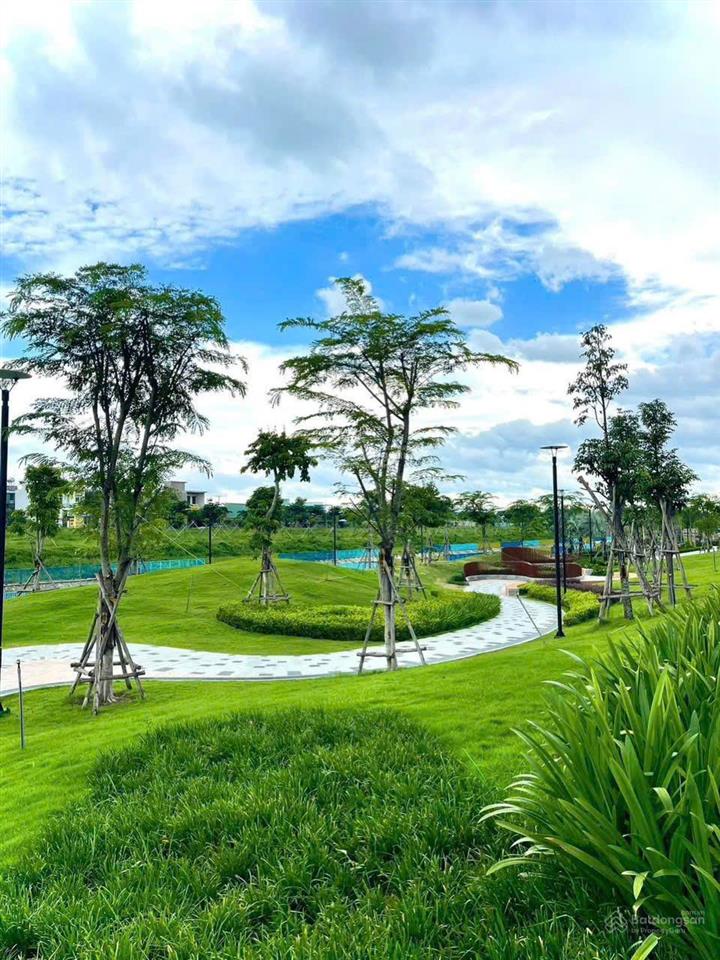 Chính chủ cho thuê biệt thự song lập đẹp, mới 100% kế bên trung tâm t.p.m bình dương