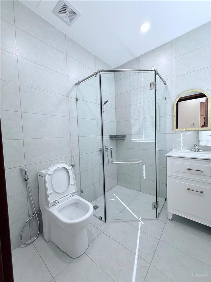 Chính chủ cho thuê biệt thự song lập đẹp, mới 100% kế bên trung tâm t.p.m bình dương