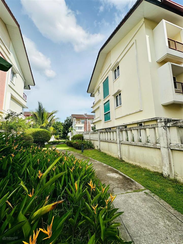 Chính chủ gửi bán căn biệt thự góc giá đầu tư gần hồ bơi khu đô thị sinh thái ecolakes mỹ phước