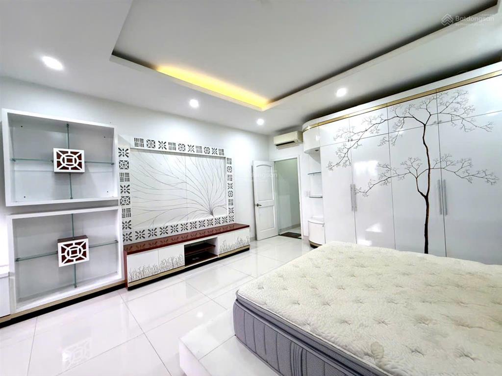 Chính chủ bán biệt thự 150m2 hướng nam nhà đẹp, sẵn doanh thu giá chỉ hơn 6 tỷ tại oasis, vsip 1