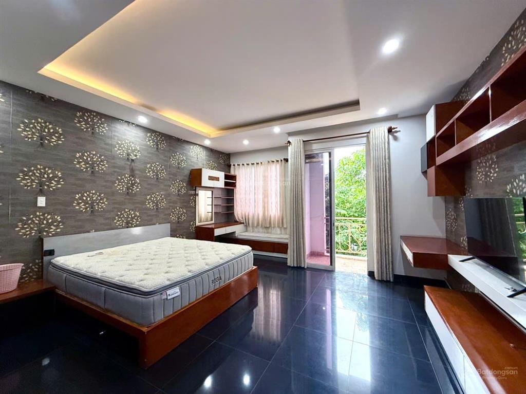 Chính chủ bán biệt thự 150m2 hướng nam nhà đẹp, sẵn doanh thu giá chỉ hơn 6 tỷ tại oasis, vsip 1