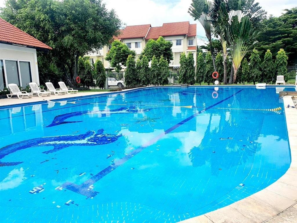 Chính chủ bán biệt thự 150m2 hướng nam nhà đẹp, sẵn doanh thu giá chỉ hơn 6 tỷ tại oasis, vsip 1