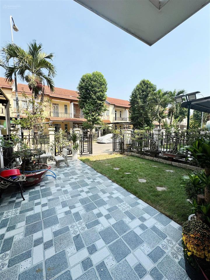Chủ hạ giá cần bán gấp biệt thự ngang 7m siêu đẹp giá tốt tại oasis 1 kế siêu thị aeon mall bd