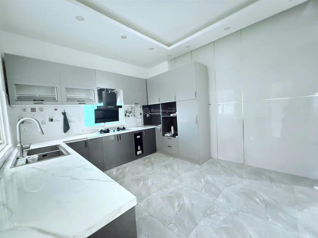 Chủ chuyển công tác bán căn biệt thự 2 mặt tiền công viên cách sài gòn chỉ 20 phút