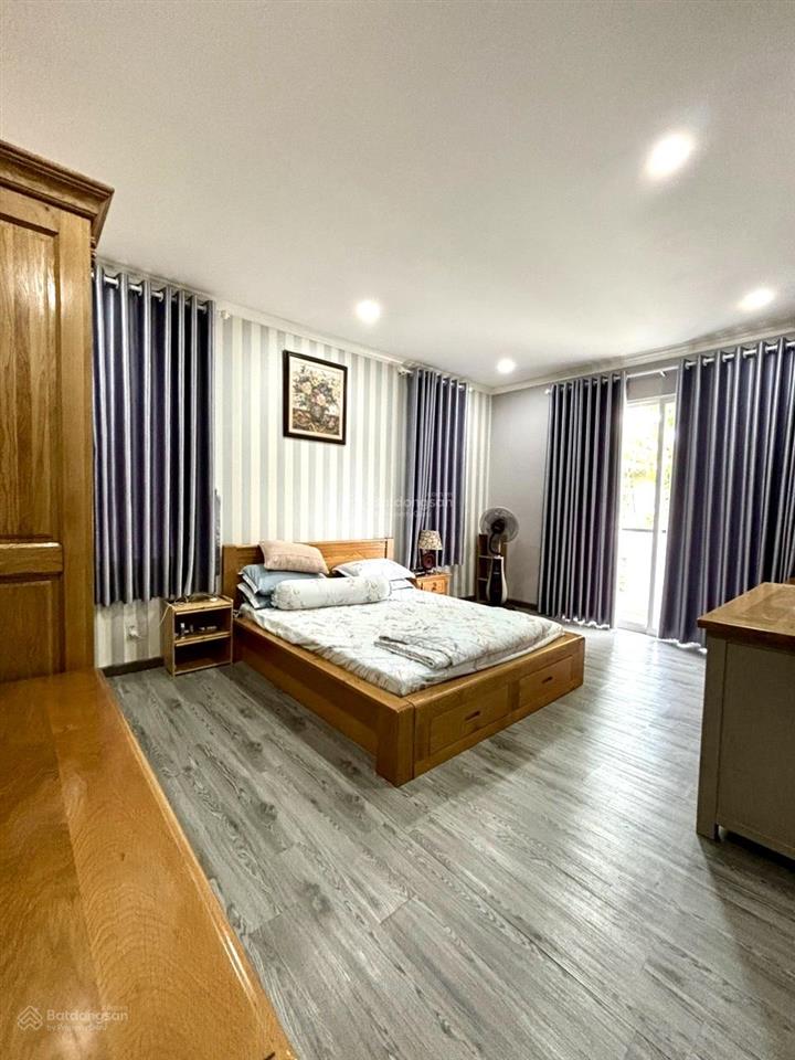 Bán biệt thự song lập ngang 10m x 18,5m, đang sẵn doanh thu gần 26 triệu kế siêu thị aeon mall bd
