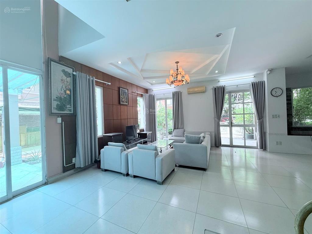 Cho thuê biệt thự ngang 14mx18,5 có 4 phòng ngủ, đầy đủ nội thất kế siệu thị aeon mall bd