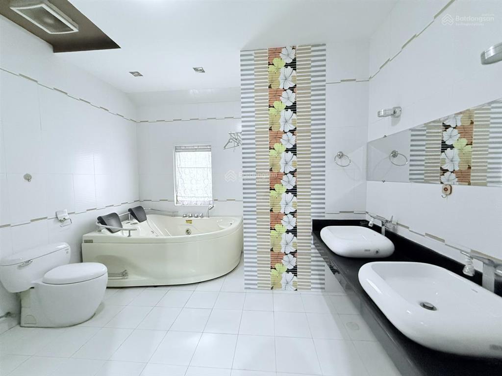 Cho thuê biệt thự 10mx30m nhà đẹp, sạch sẽ tại oasis, khu dân cư việt sing, vsip 1