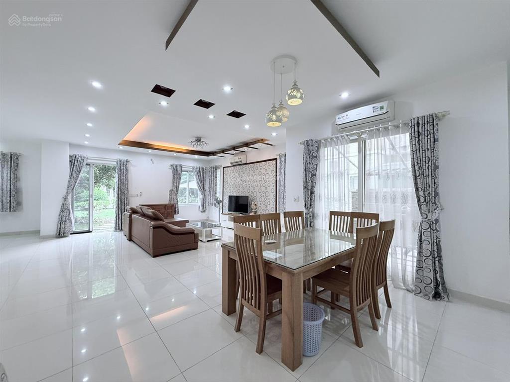 Cho thuê biệt thự 10mx30m nhà đẹp, sạch sẽ tại oasis, khu dân cư việt sing, vsip 1