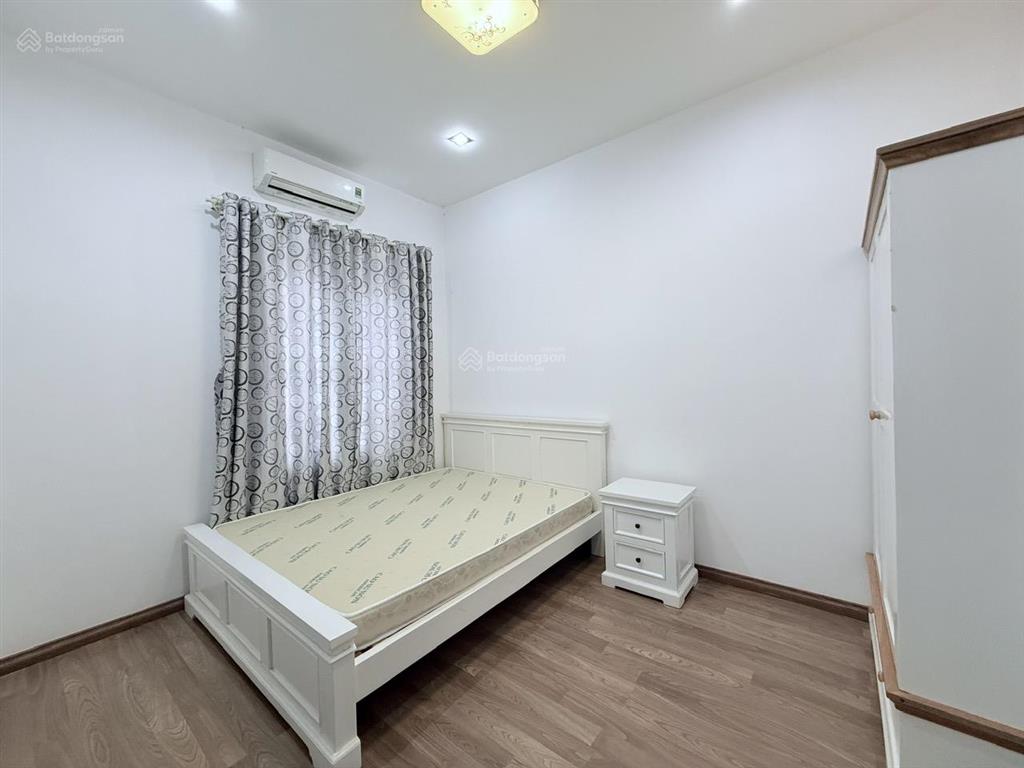 Cho thuê biệt thự 10mx30m nhà đẹp, sạch sẽ tại oasis, khu dân cư việt sing, vsip 1