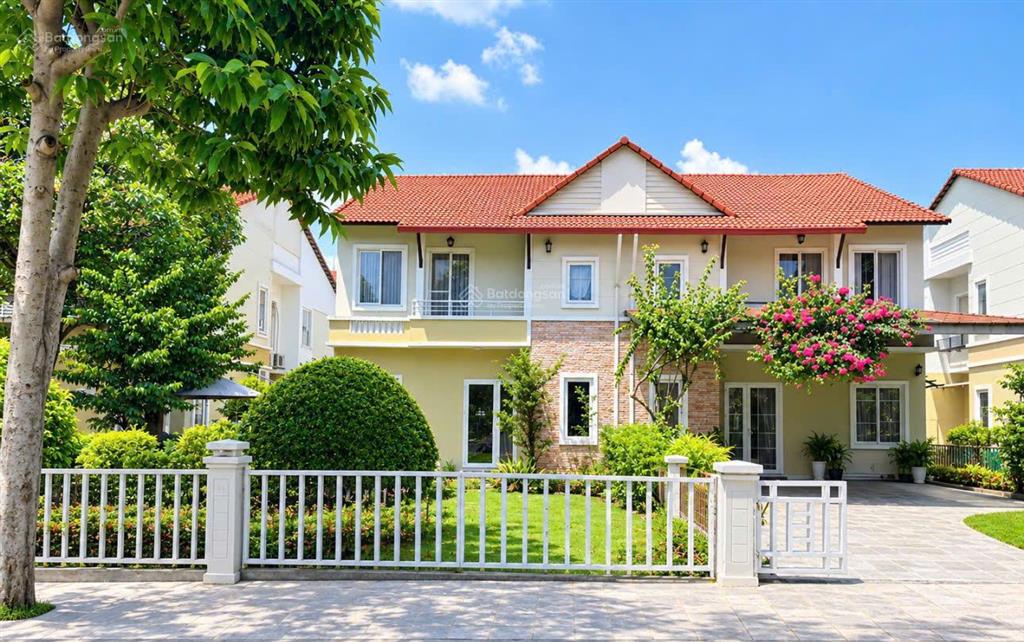 Cho thuê biệt thự 10mx30m nhà đẹp, sạch sẽ tại oasis, khu dân cư việt sing, vsip 1