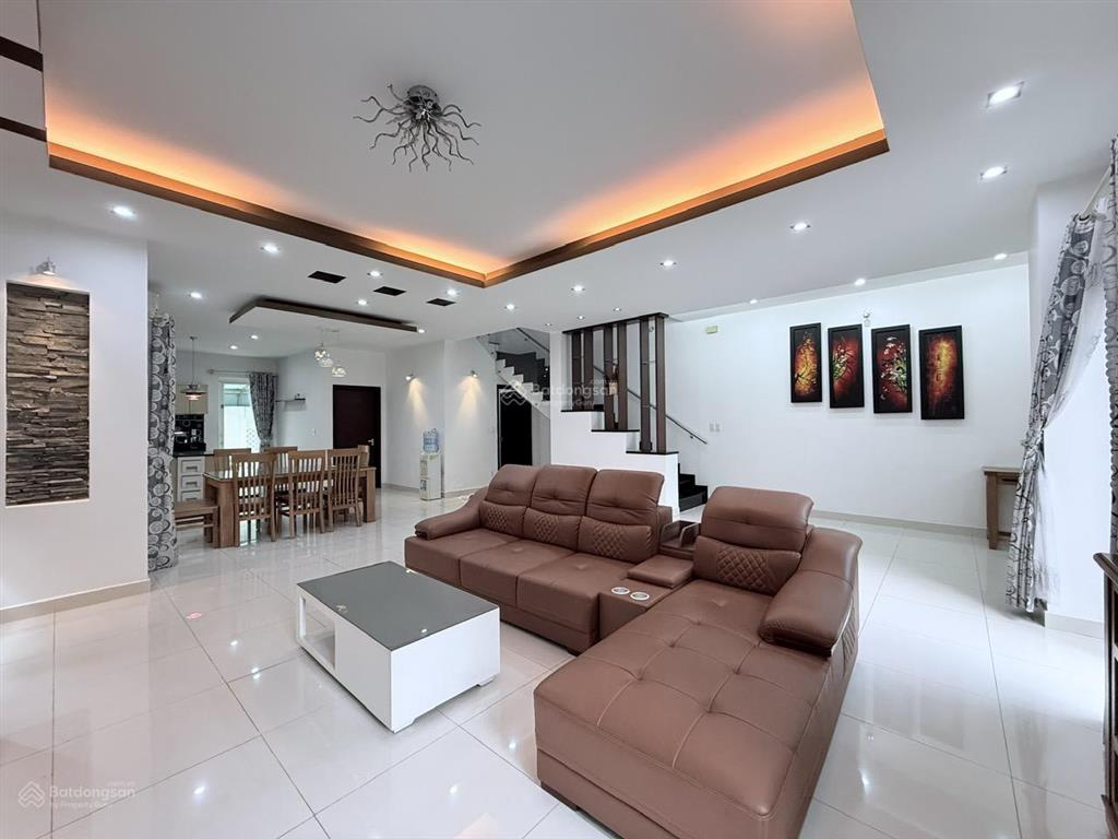 Cho thuê biệt thự 10mx30m nhà đẹp, sạch sẽ tại oasis, khu dân cư việt sing, vsip 1