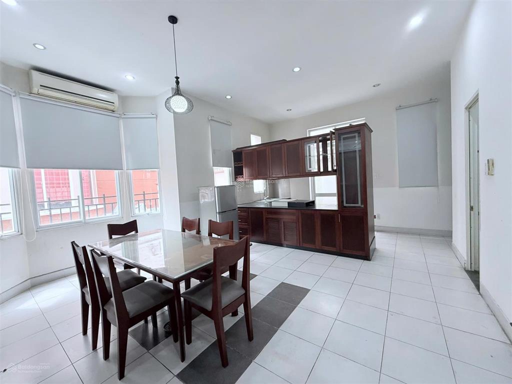 Cho thuê biệt thự có 4 phòng ngủ diện tích bằng nhau, đều có nhà vệ sing riêng tại oasis 1, vsip 1