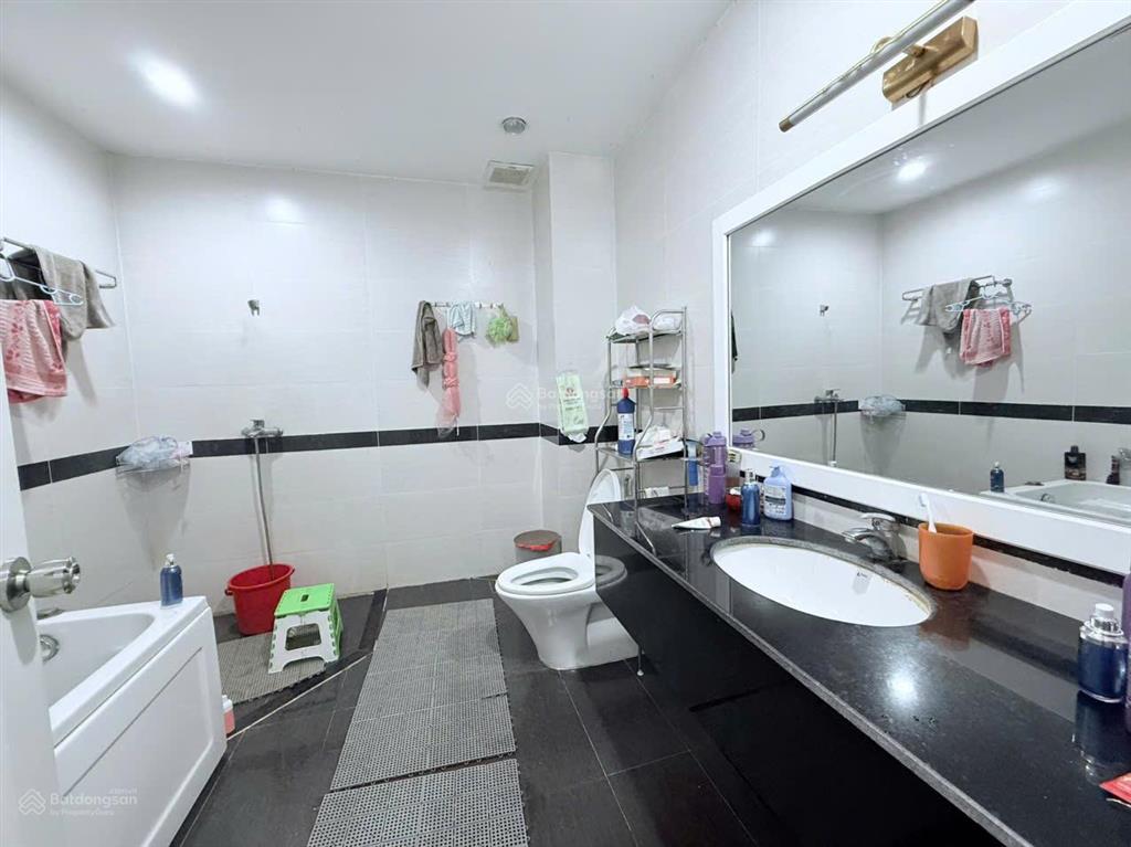 Chủ chuyển công tác cần bán căn nhà đẹp, tâm huyết tại khu compound oasis, kdc việt sing
