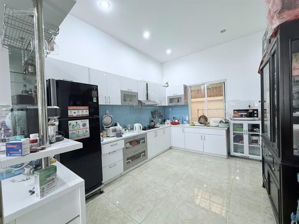 Chủ chuyển công tác cần bán căn nhà đẹp, tâm huyết tại khu compound oasis, kdc việt sing