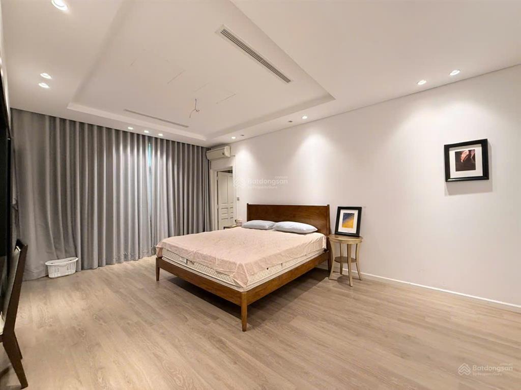 Cho thuê biệt thự đơn lập cao cấp 5 phòng ngủ sát sân golf sông bé, đối diện aeon mall bình dương