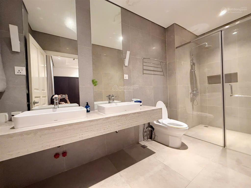Cho thuê biệt thự đơn lập cao cấp 5 phòng ngủ sát sân golf sông bé, đối diện aeon mall bình dương