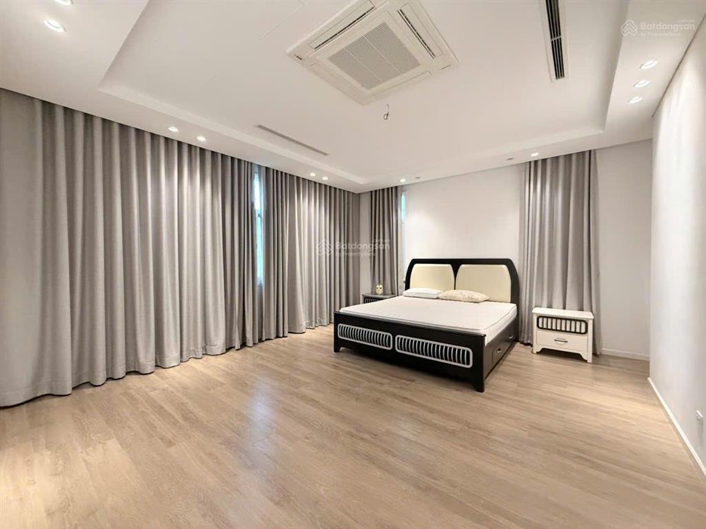 Cho thuê biệt thự đơn lập cao cấp 5 phòng ngủ sát sân golf sông bé, đối diện aeon mall bình dương