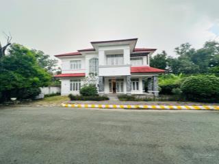 Cho thuê biệt thự đơn lập cao cấp 5 phòng ngủ sát sân golf sông bé, đối diện aeon mall bình dương
