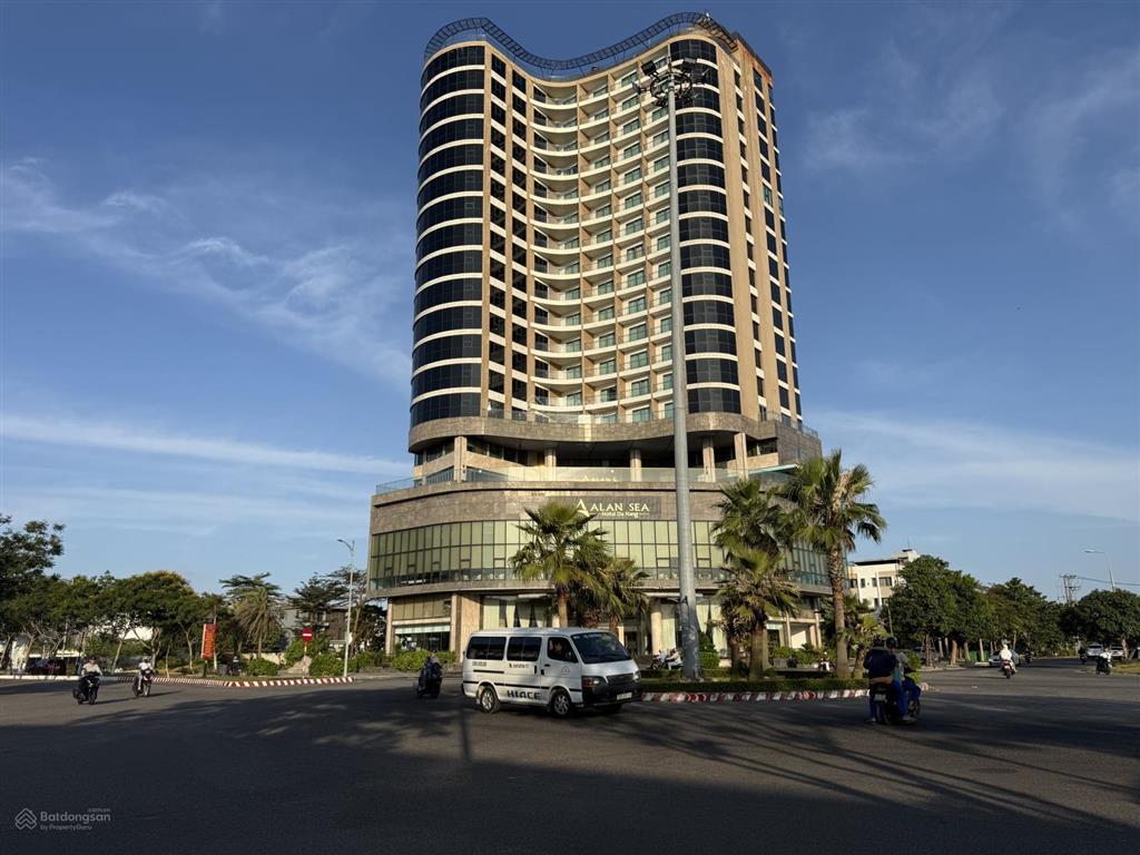 Bán gấp 1.290m2 mặt tiền trần sâm  lê đức thọ  đường 10m5 lề 9m  giá chỉ 53 triệu/m2