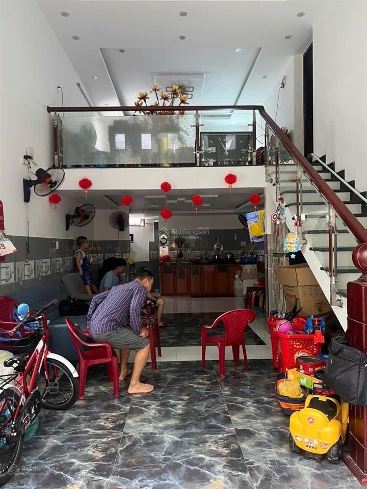 Giảm cắt lỗ 1 tỷ bán nhà 2 tầng 100m lô góc 2 mặt tiền sát biển mân thái giá chỉ 6.5 tỷ
