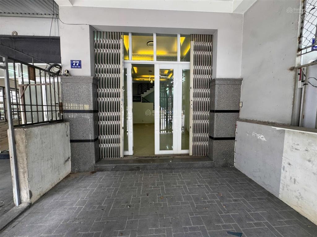 Giảm 2 tỷ bán nhà mặt tiền tôn thất tùng nha trang cách biển 400m dt 162m2