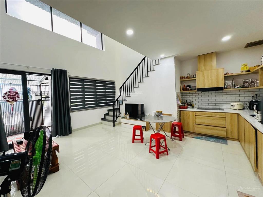 Chỉ 4 tỷ! bán nhà 2 tầng 131m vĩnh điềm trung ô tô đậu sân full nội thất