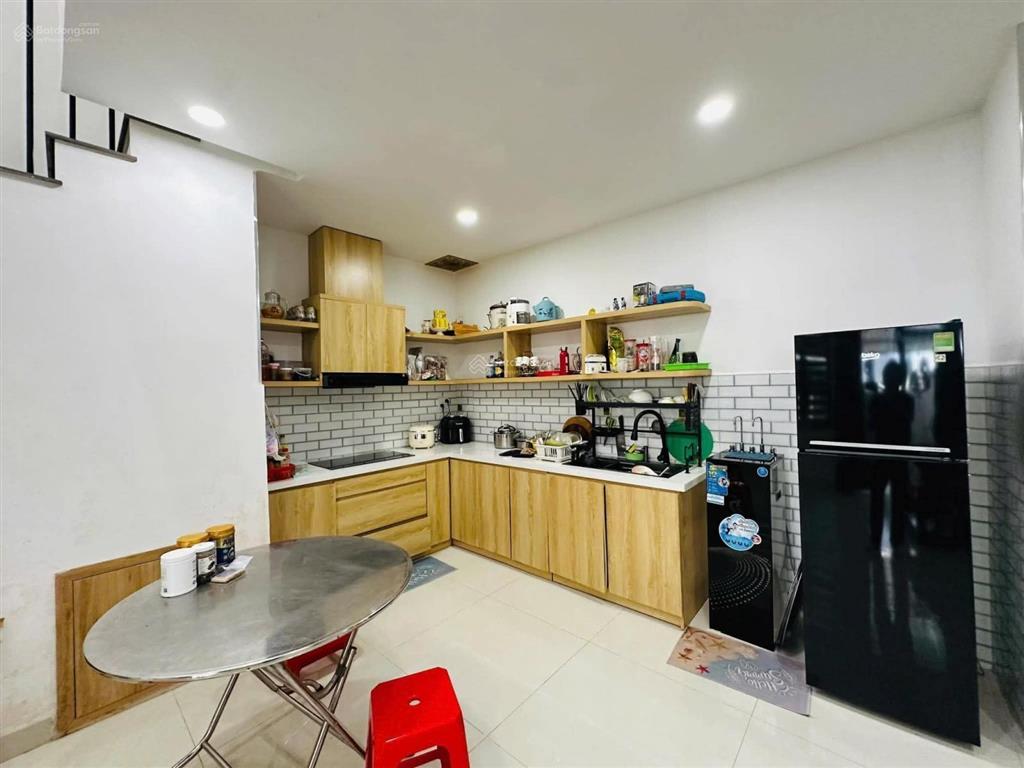 Chỉ 4 tỷ! bán nhà 2 tầng 131m vĩnh điềm trung ô tô đậu sân full nội thất
