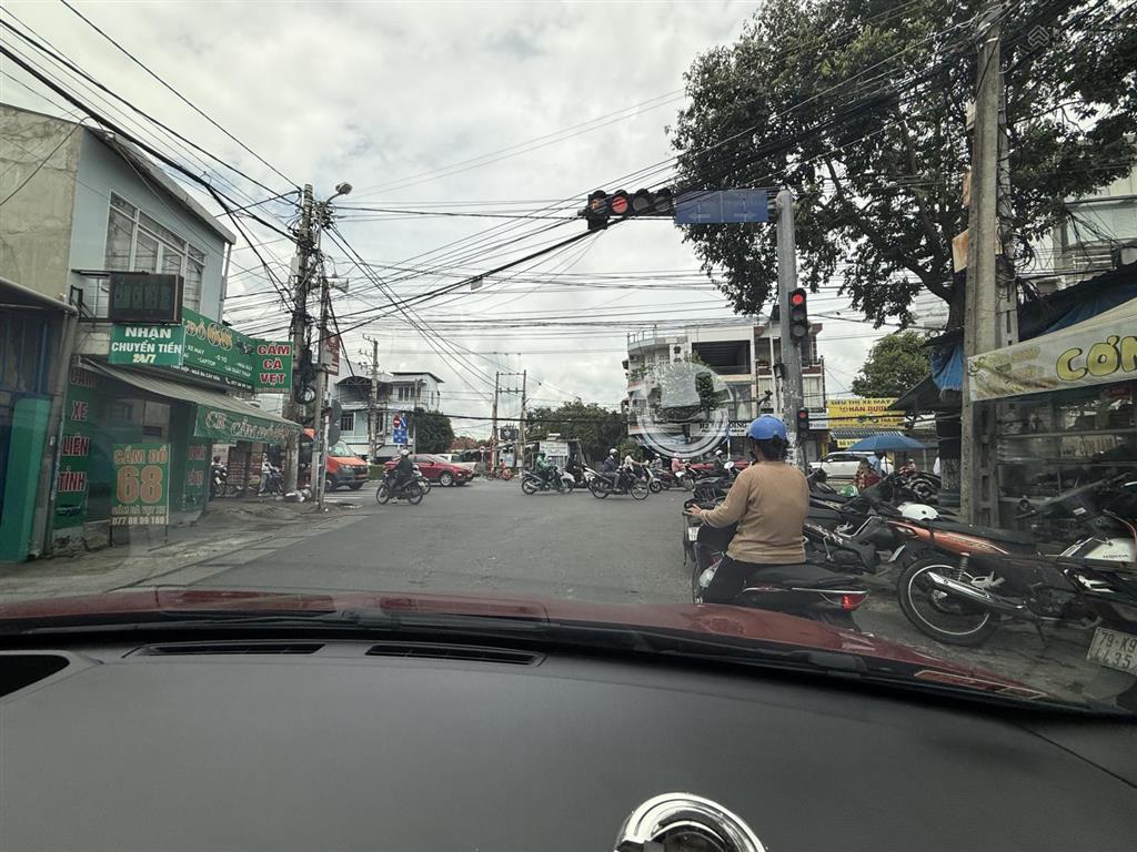 Bán đất full thổ cư tặng nhà c4 cũ kiệt ô tô 23/10 tây nha trang 2.15 tỷ