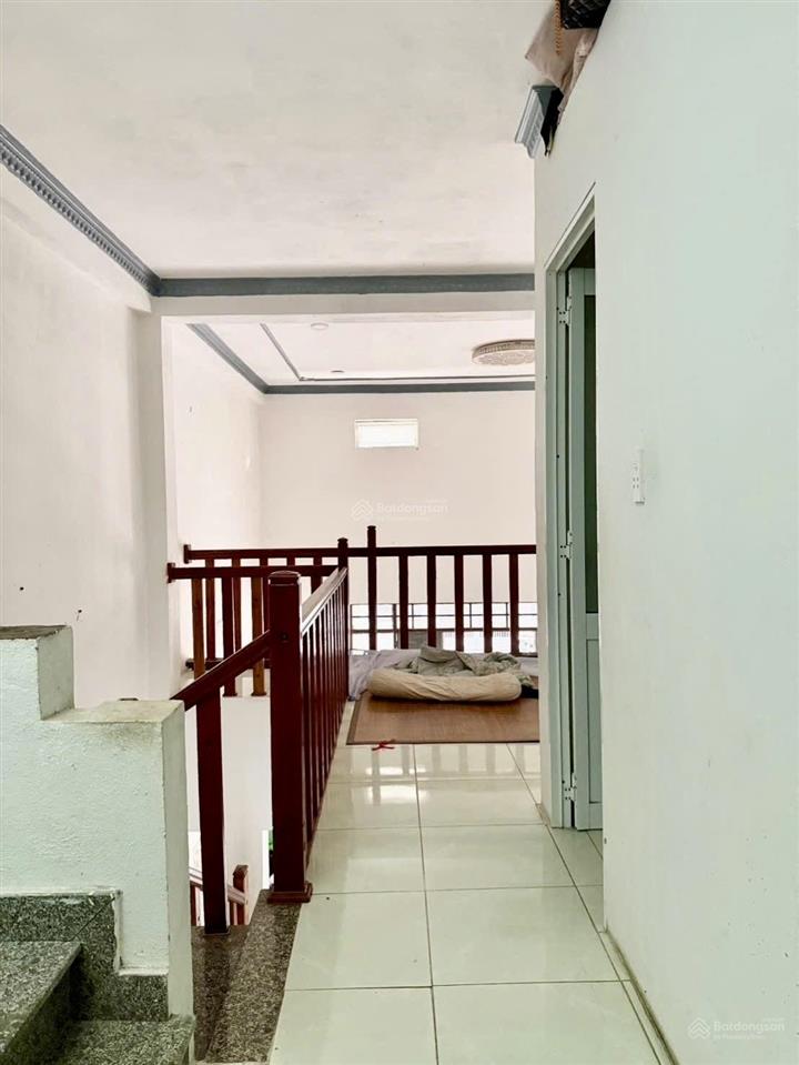 Bán nhà 3 tầng xuân thiều sát biển nguyễn tất thành đường 5.5m giá 4.45 tỷ