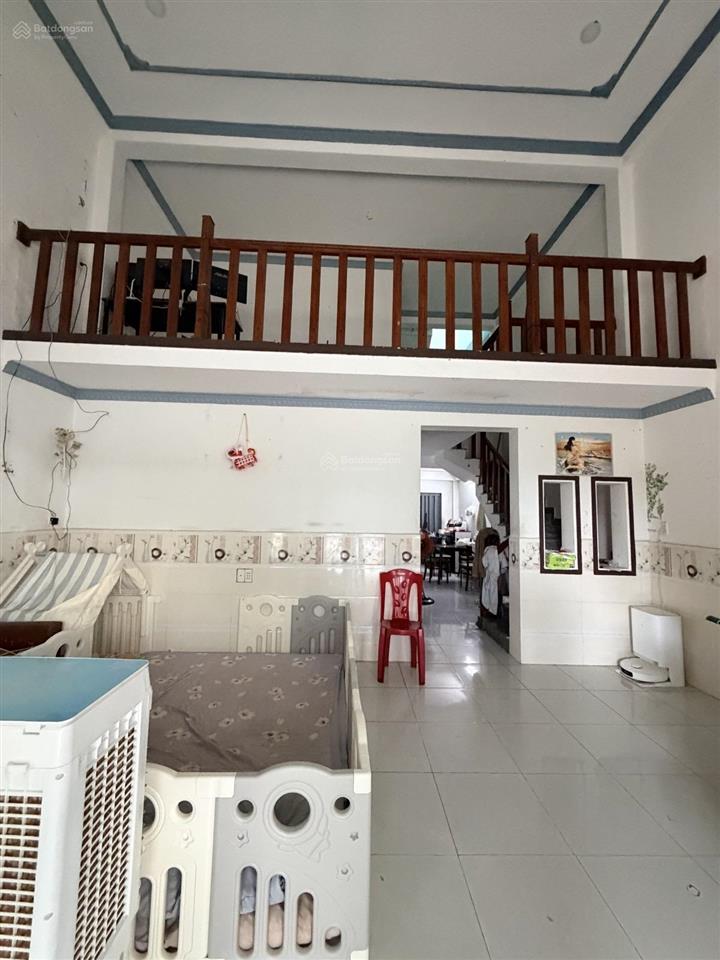 Bán nhà 3 tầng xuân thiều sát biển nguyễn tất thành đường 5.5m giá 4.45 tỷ