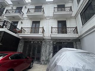 Chính chủ bán nhà 3 tầng trung tâm dĩ an ,khu dân cư đông hưng residences