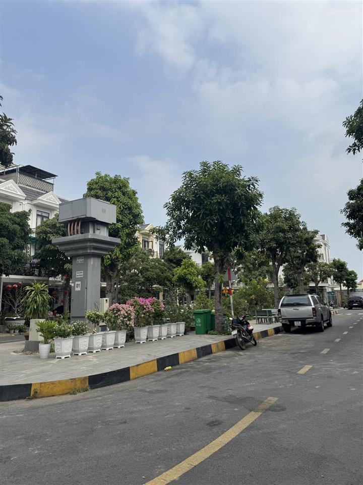 Chính chủ bán nhà 3 tầng trung tâm dĩ an ,khu dân cư đông hưng residences