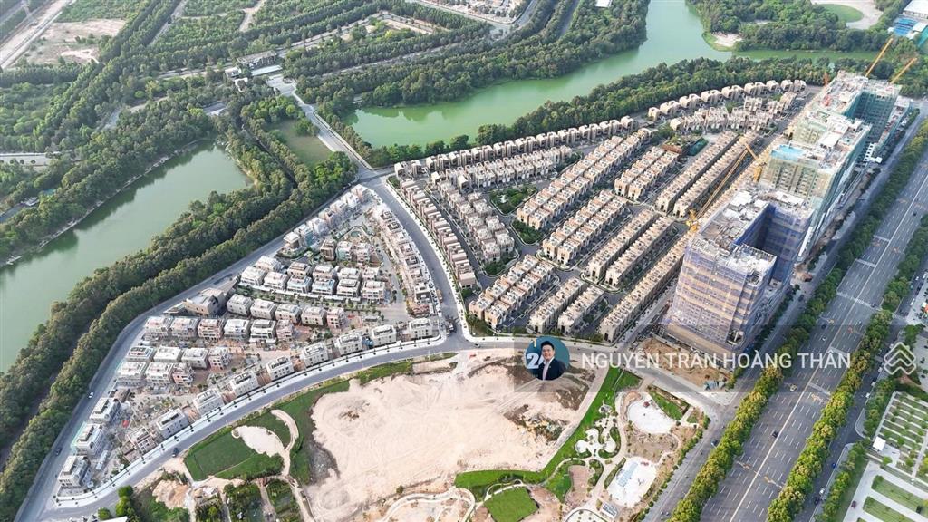 Cần bán nhà phố dự án sycamore. nhà đã thanh toán 95%. hiện đang làm thủ tục nhận sổ hồng