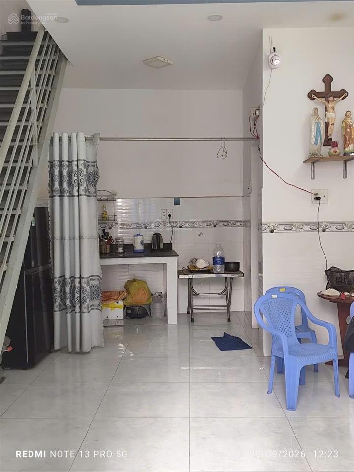 Bán gấp nhà đường tám danh f4q8 dt 3,3m x 6m, 1 lầu.