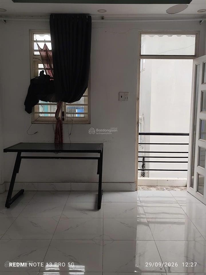Bán gấp nhà đường tám danh f4q8 dt 3,3m x 6m, 1 lầu.