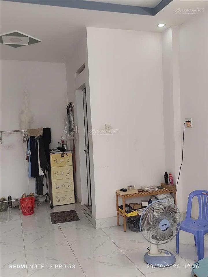 Bán gấp nhà đường tám danh f4q8 dt 3,3m x 6m, 1 lầu.