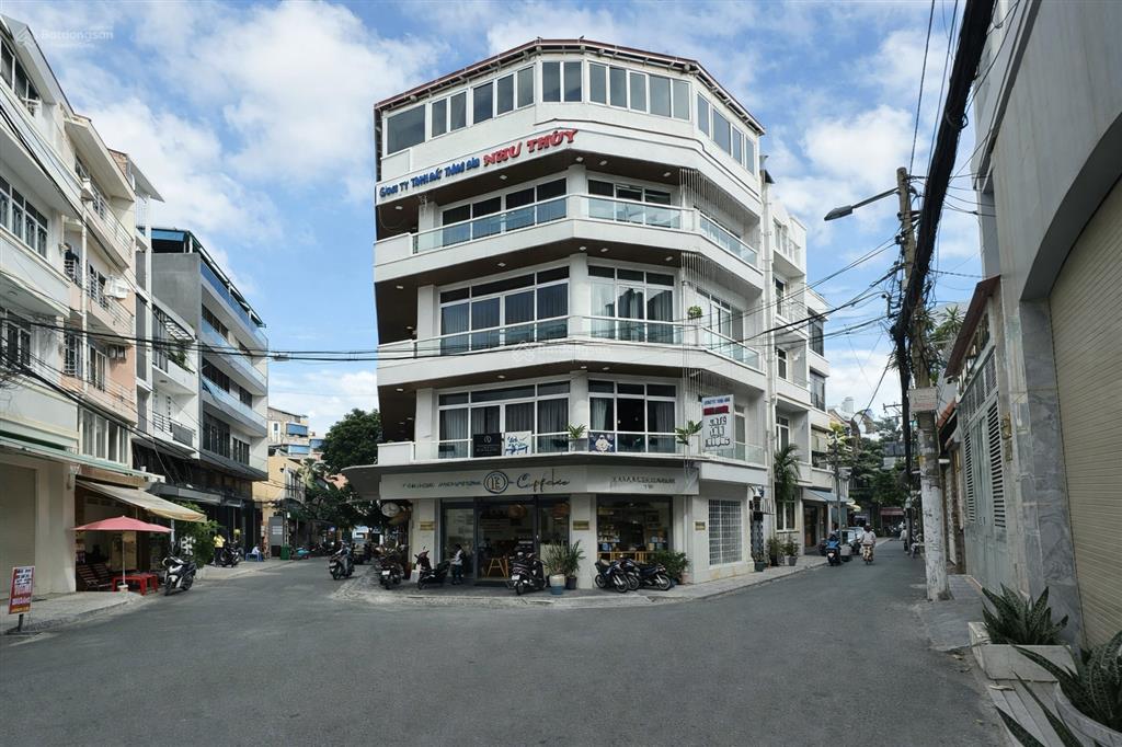 Toà nhà góc 2 mặt tiền khu k300 quận tân bình. dt 8x10m, nhà 5 tầng thang máy, sẵn hđ thuê 60tr/th