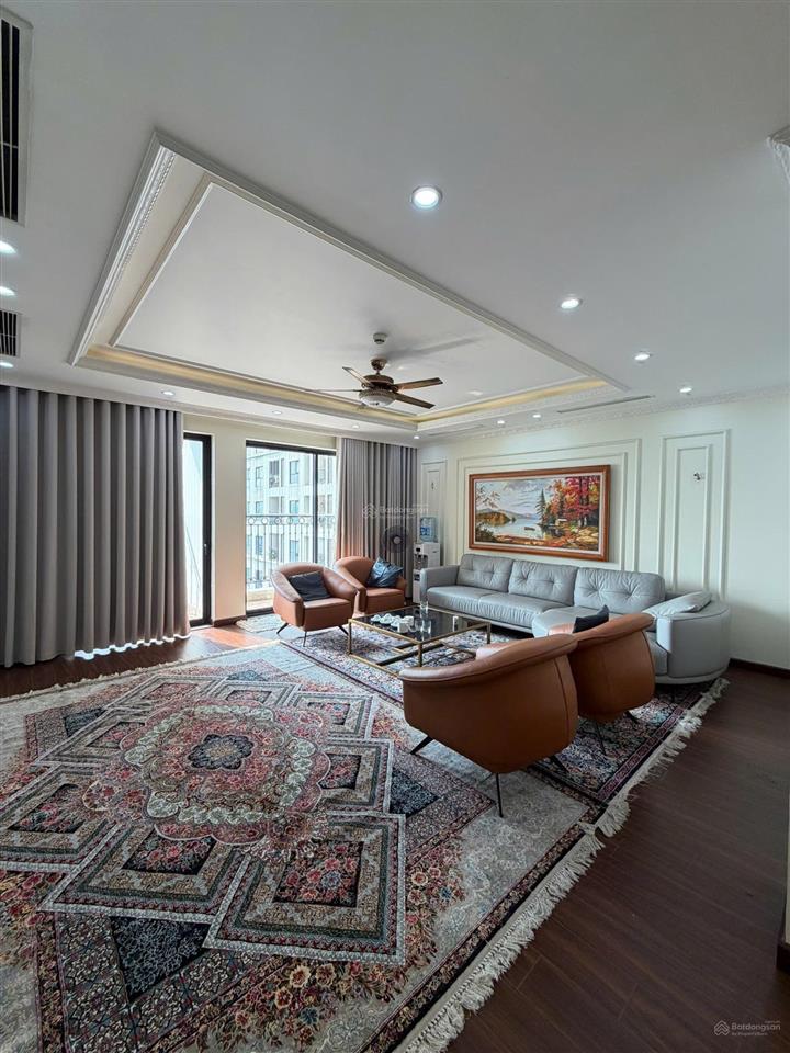 Chung cư roman plaza tố hữu 136.6m2 giá 12,5 tỷ bao phí sang tên sổ đỏ đủ nội thất đông nam mát mẻ