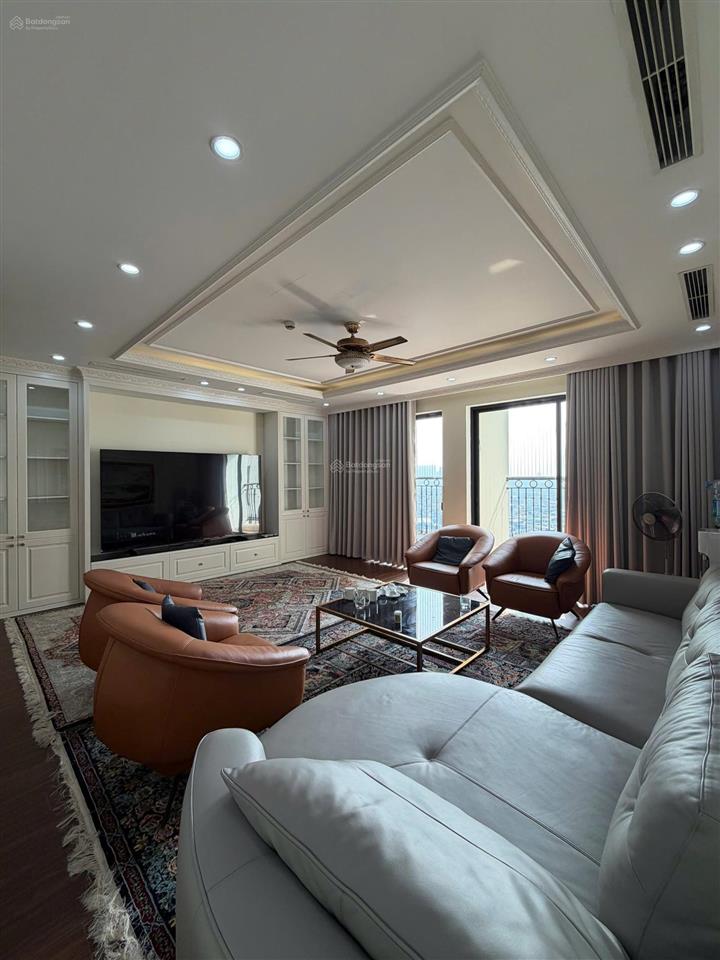 Chung cư roman plaza tố hữu 136.6m2 giá 12,5 tỷ bao phí sang tên sổ đỏ đủ nội thất đông nam mát mẻ