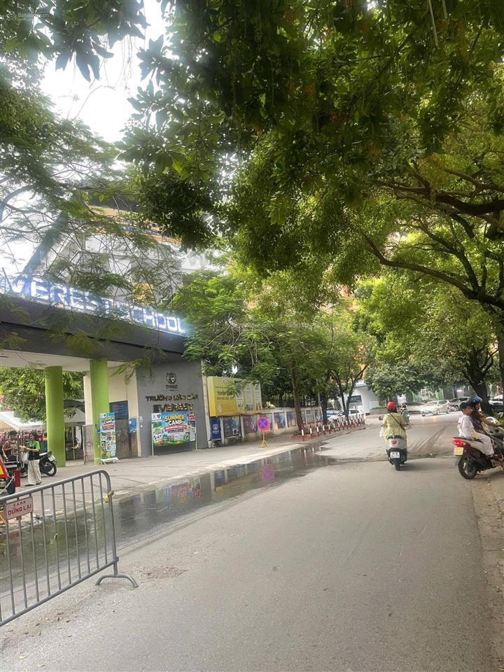 Bán biệt thự nghĩa đô cầu giấy 300m2 giá 480tr/m xây 4 tầng nhà thô sổ đỏ lâu dài