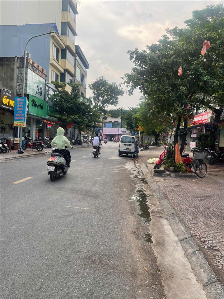 Bán nhà phân lô ô tô tránh sài đồng long biên nhỉnh 10 tỷ sổ vuông mới tinh 6 tầng