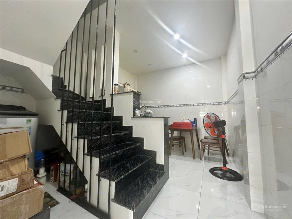 Bán nhà 1 trệt 1 lầu phường chánh nghĩa