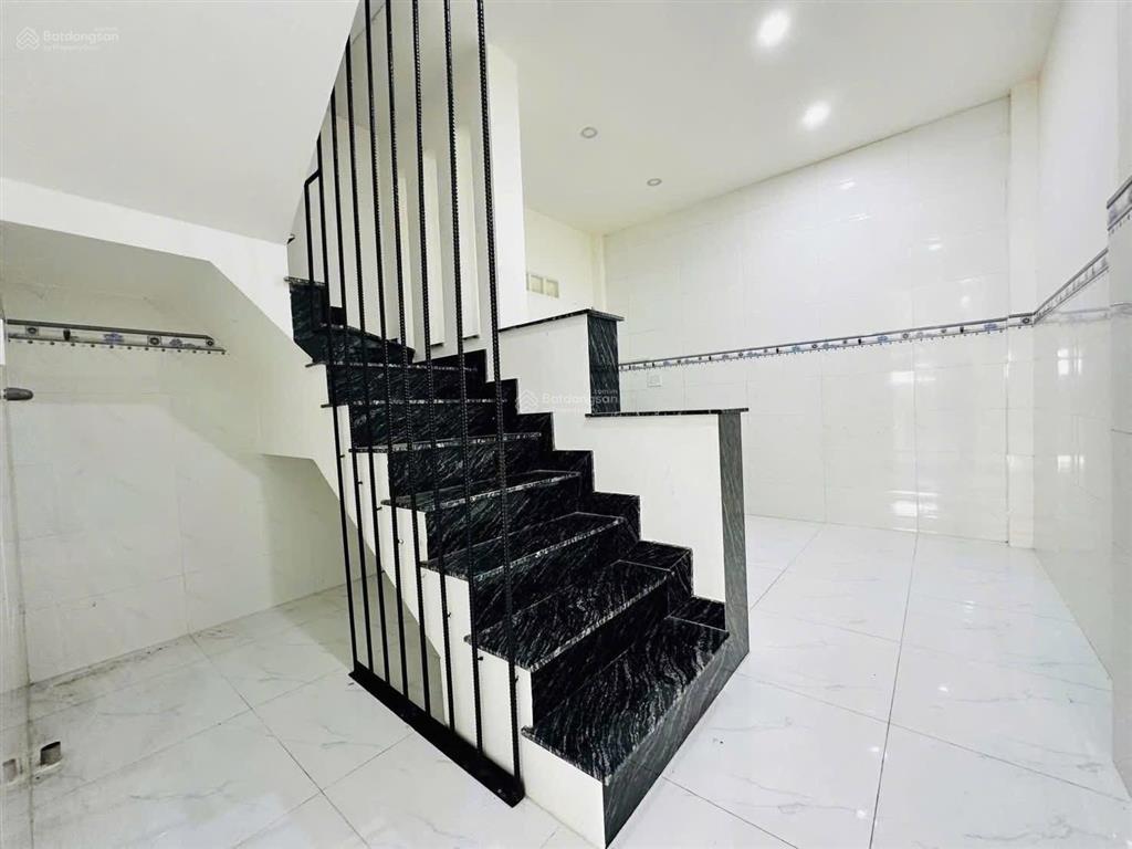 Bán nhà 1 trệt 1 lầu phường chánh nghĩatdm