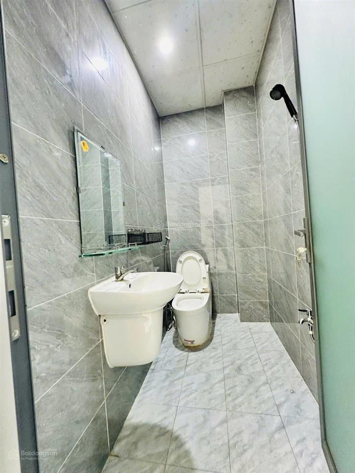 Bán nhà 1 trệt 1 lửng p. chánh nghĩa  tdm chính chủ.