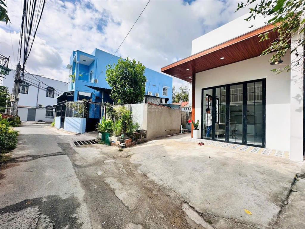 Chính chủ bán nhà 1 trệt 1 lửng phường chánh nghĩa giá 2,5 tỷ tl.
